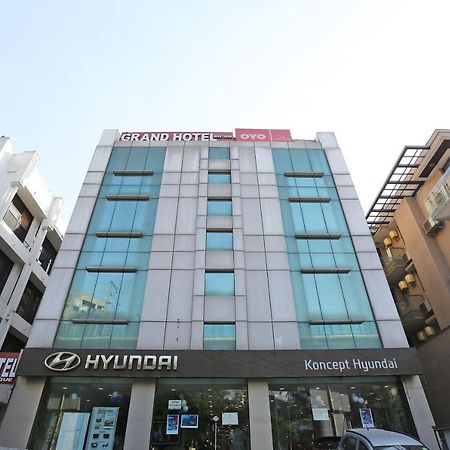 Oyo 6845 The Grand Hotel Ню Делхи Екстериор снимка