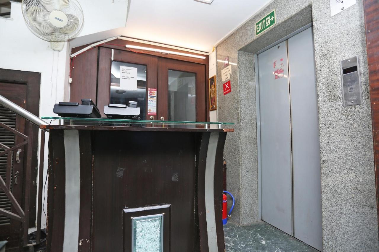 Oyo 6845 The Grand Hotel Ню Делхи Екстериор снимка
